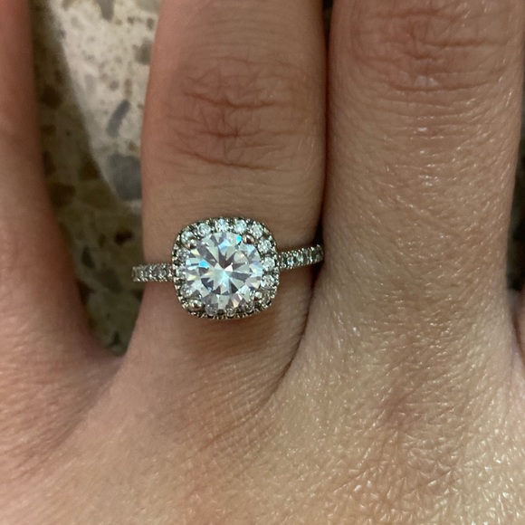 CZ 925 sterling silver ring. - Picture 1 of 5